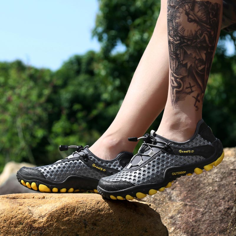 trekking mountain mens sports  - огляд і ціна Streetwear Brand With White Flowers
